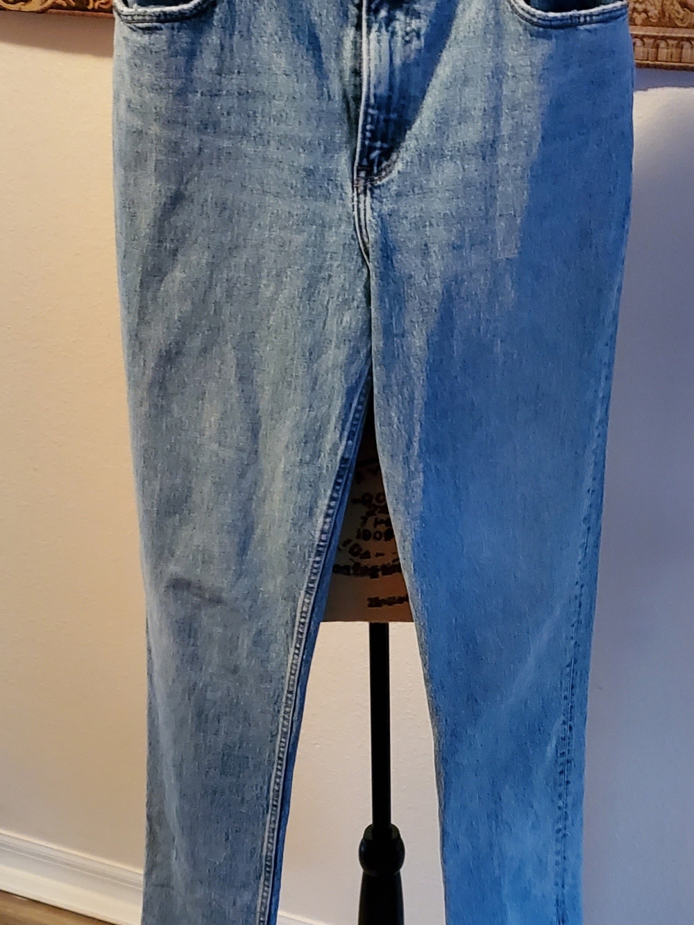 A&F Curve Love 90s Straight Ultra High Rise 29 Light Wash